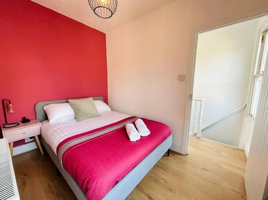 Elegant House In Stratford Apartment Лондон Екстериор снимка